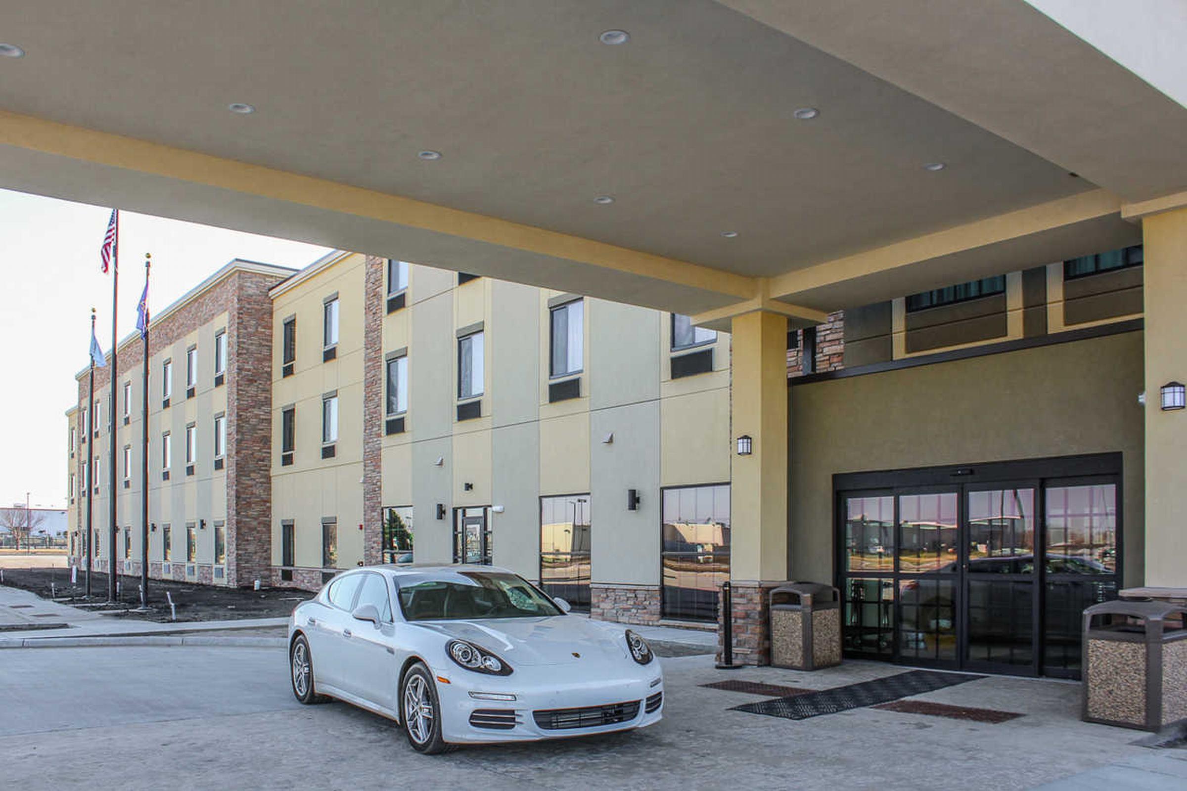Comfort Suites University Брукінгз Екстер'єр фото