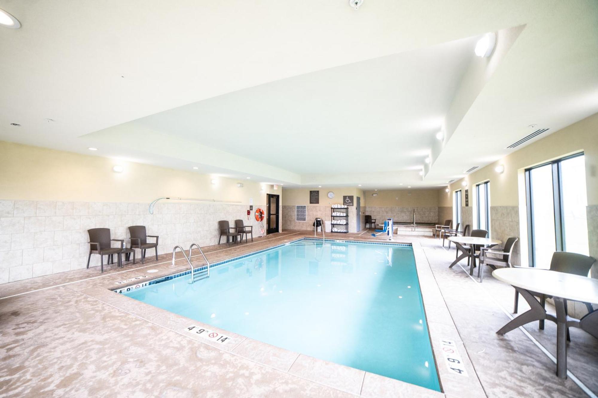 Comfort Suites University Брукінгз Екстер'єр фото