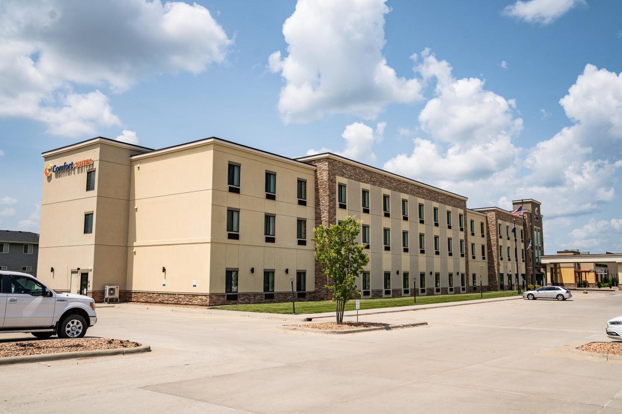 Comfort Suites University Брукінгз Екстер'єр фото