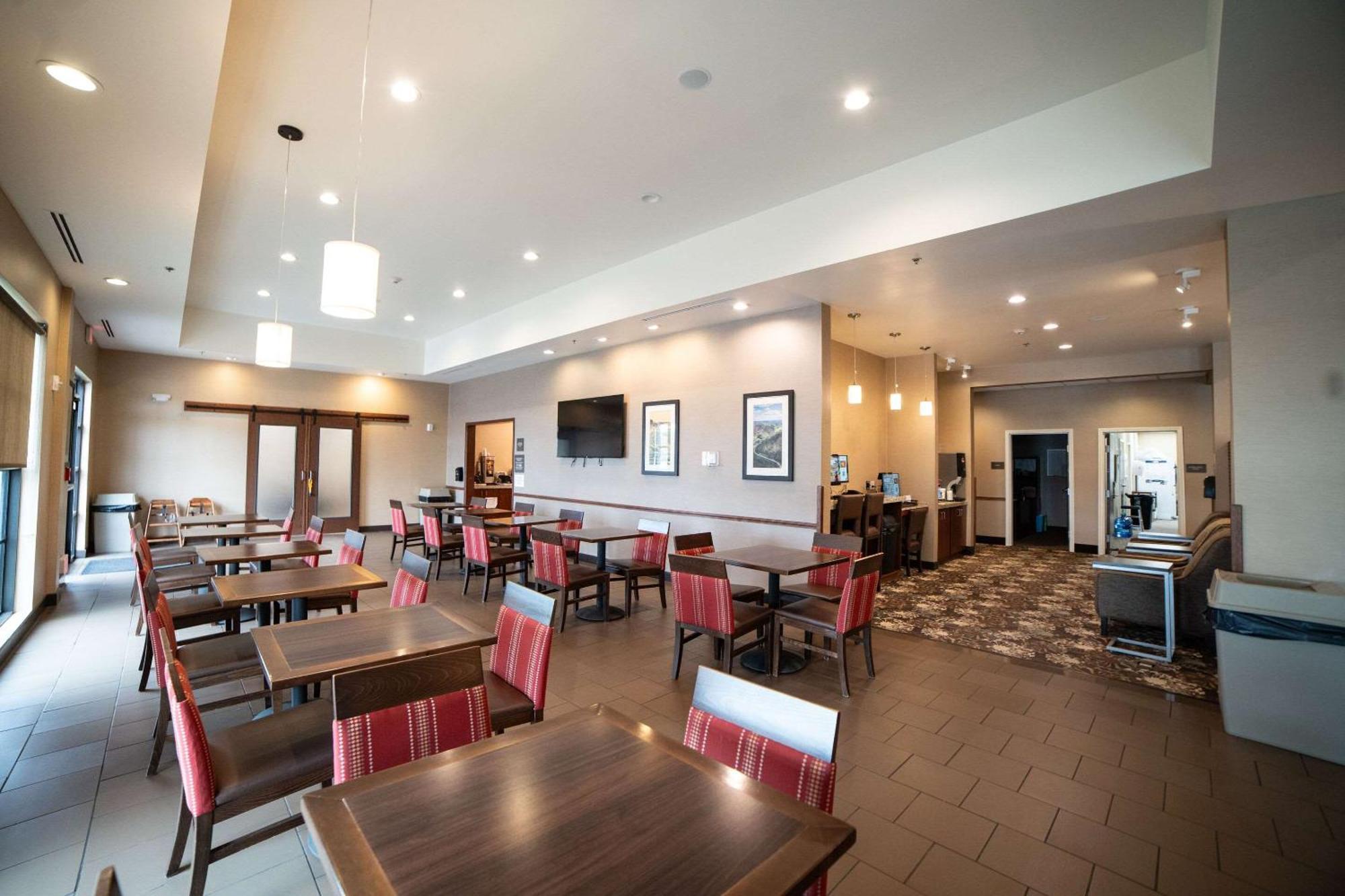 Comfort Suites University Брукінгз Екстер'єр фото