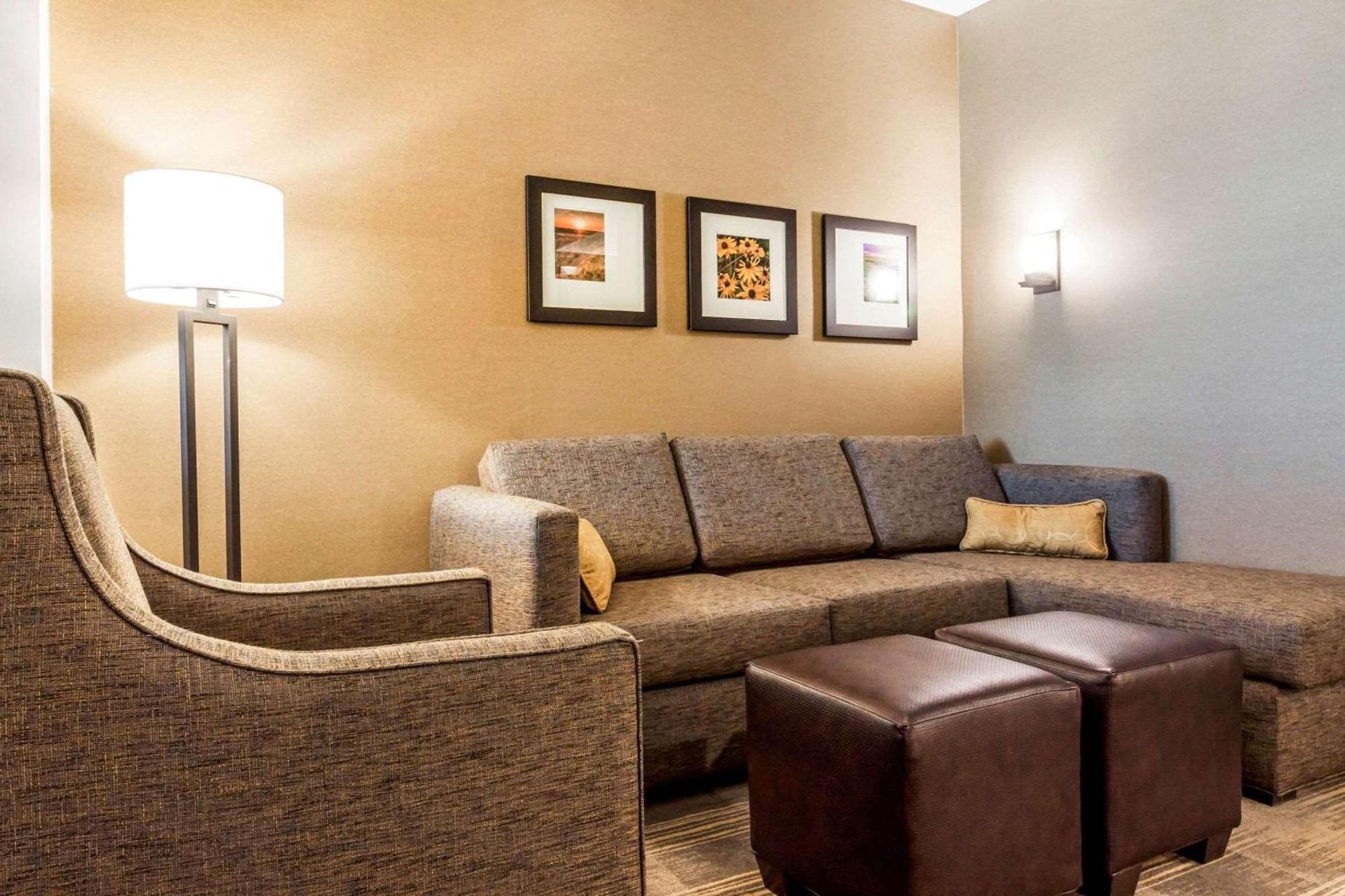 Comfort Suites University Брукінгз Екстер'єр фото
