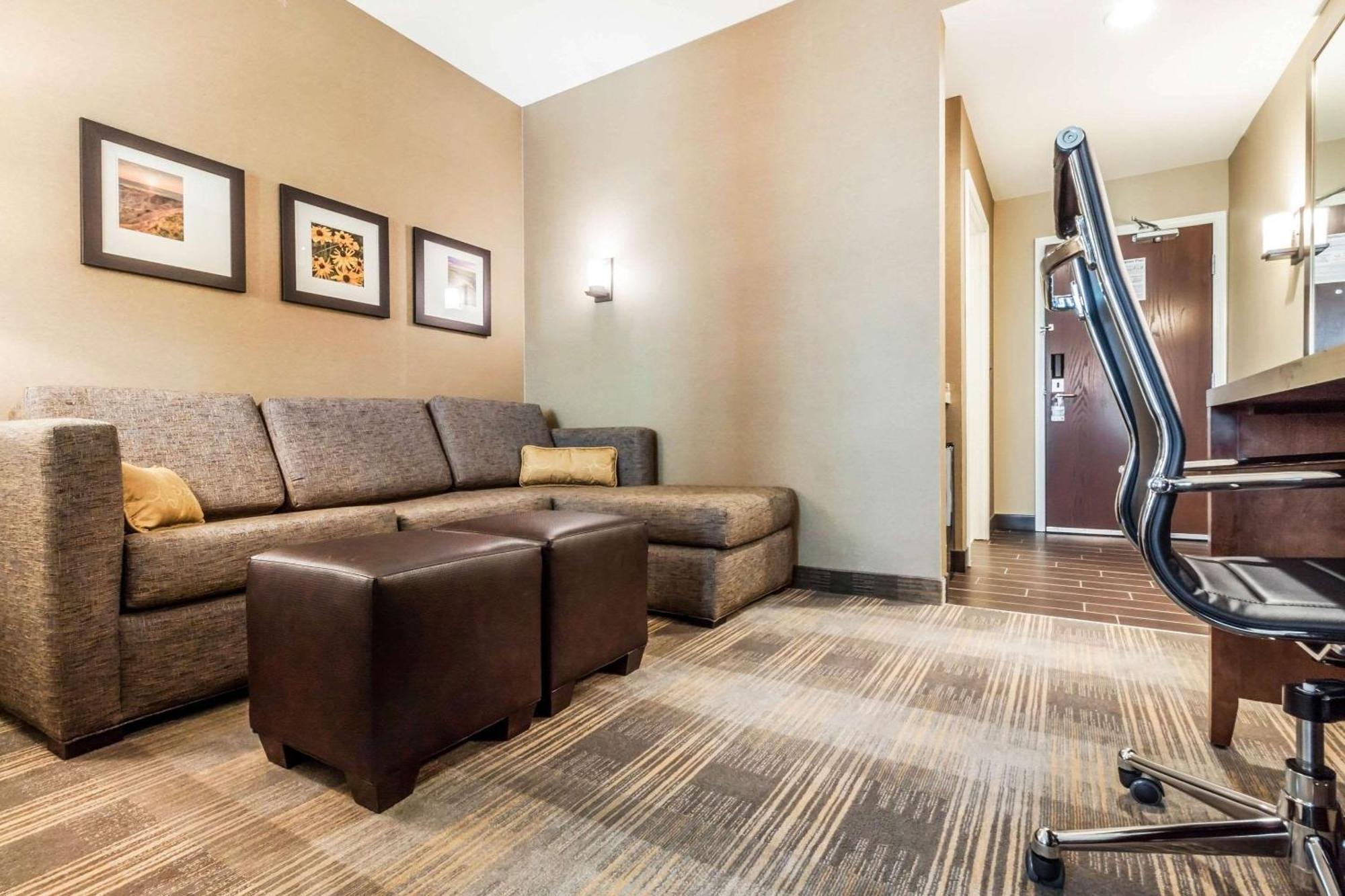 Comfort Suites University Брукінгз Екстер'єр фото